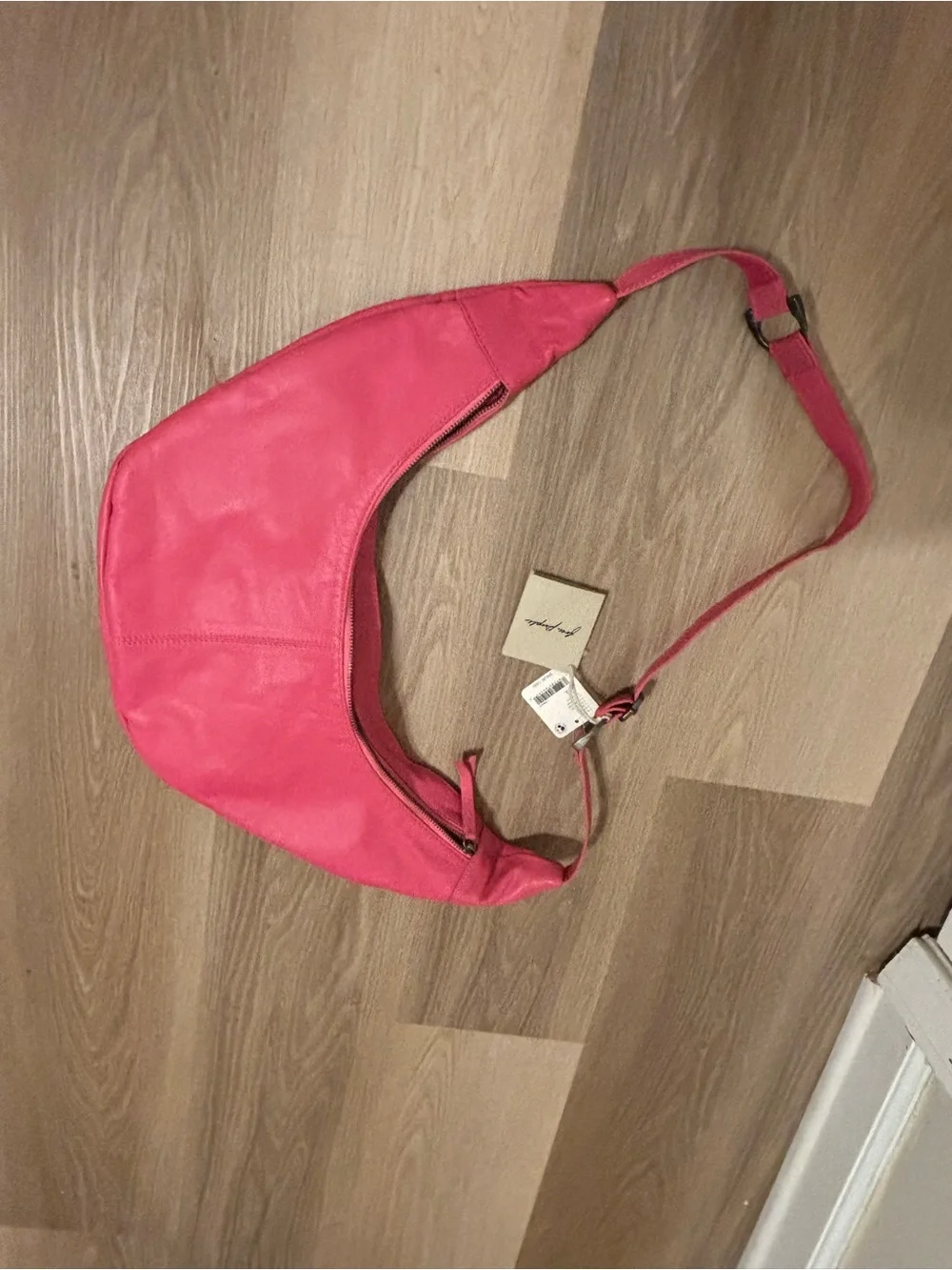 NWT FREE PEOPLE IDLE HANDS SLING BAG - SLOUCHY BAG - Picture 1 of 8